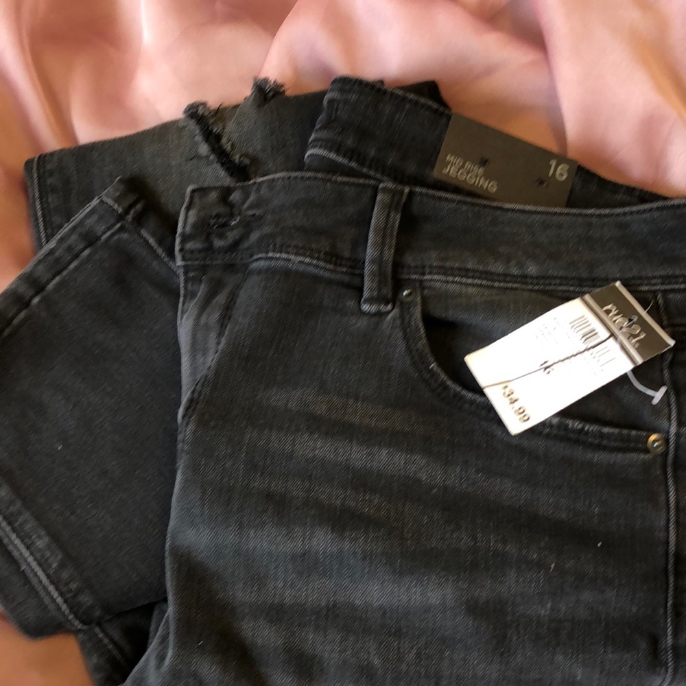 Black distressed slim fit jeans